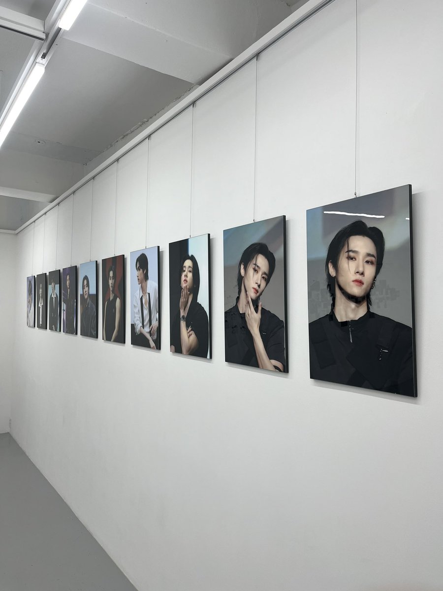 📢 오늘(1/26) 17:30 ~ 19:00 액자 무료나눔, 럭드굿즈 재고판매 (거울,인화사진,머그컵,연력포스터,컴플릿포스터) 가 있을 예정입니다! 방문참고 부탁드립니다 🤍
(방문 후 액자 선택하시면 퀵 수령도 가능하십니다.,!!)