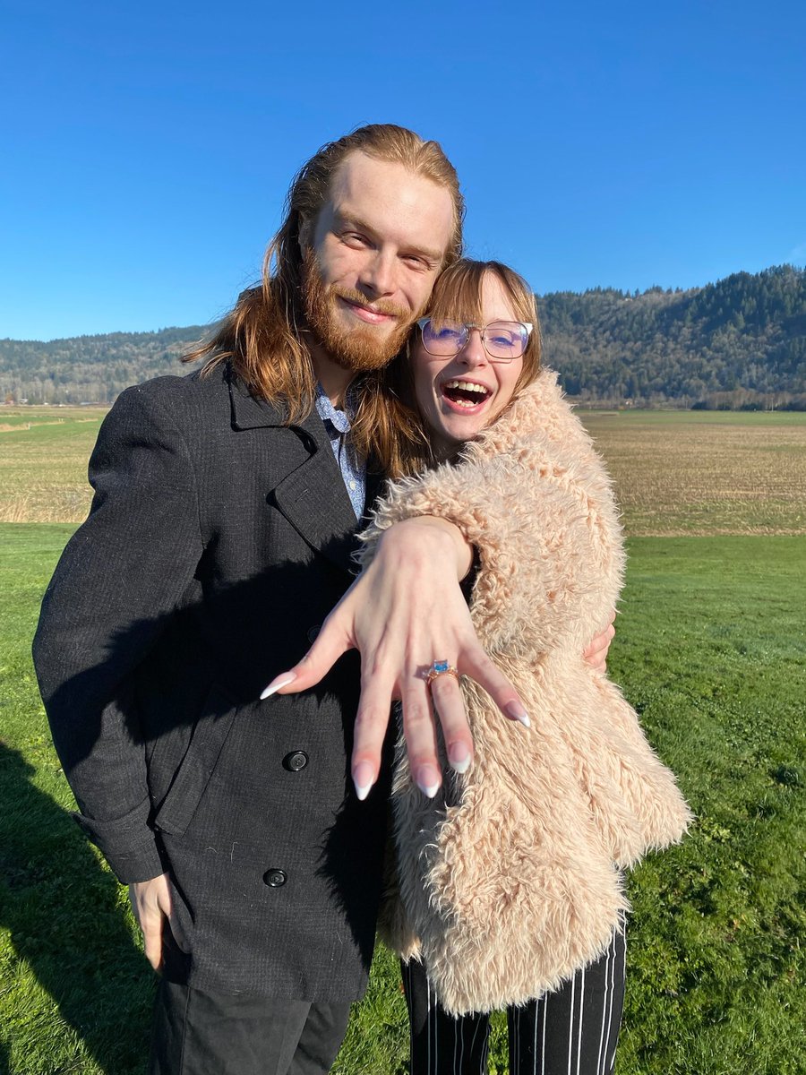 cloudycassiie's tweet photo. Gonna get maaaarried 🎶💍 https://t.co/wf8MPjigp4