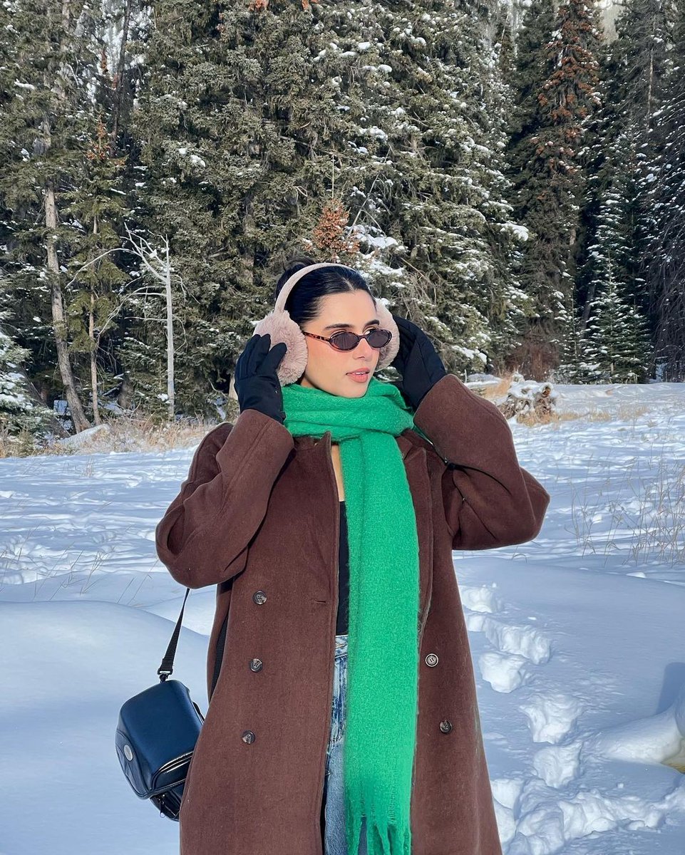 ᴛᴀɴᴠɪʀ ɢɪʟʟ (@lanarose1076012) on Twitter photo Here are five things that I am grateful for right now. I am grateful that I have a warm home.
Coat- <a href="/oakandfort/">OAK + FORT</a>
Scarf- <a href="/callitspring/">callitspring</a>
Earmuffs- <a href="/callitspring/">callitspring</a>
#outfitideas #winteroutfit #coatseason #pintrestinspired #happyholidays Here are five things that I am grateful for right now. I am grateful that I have a warm home.
Coat- <a href="/oakandfort/">OAK + FORT</a>
Scarf- <a href="/callitspring/">callitspring</a>
Earmuffs- <a href="/callitspring/">callitspring</a>
#outfitideas #winteroutfit #coatseason #pintrestinspired #happyholidays