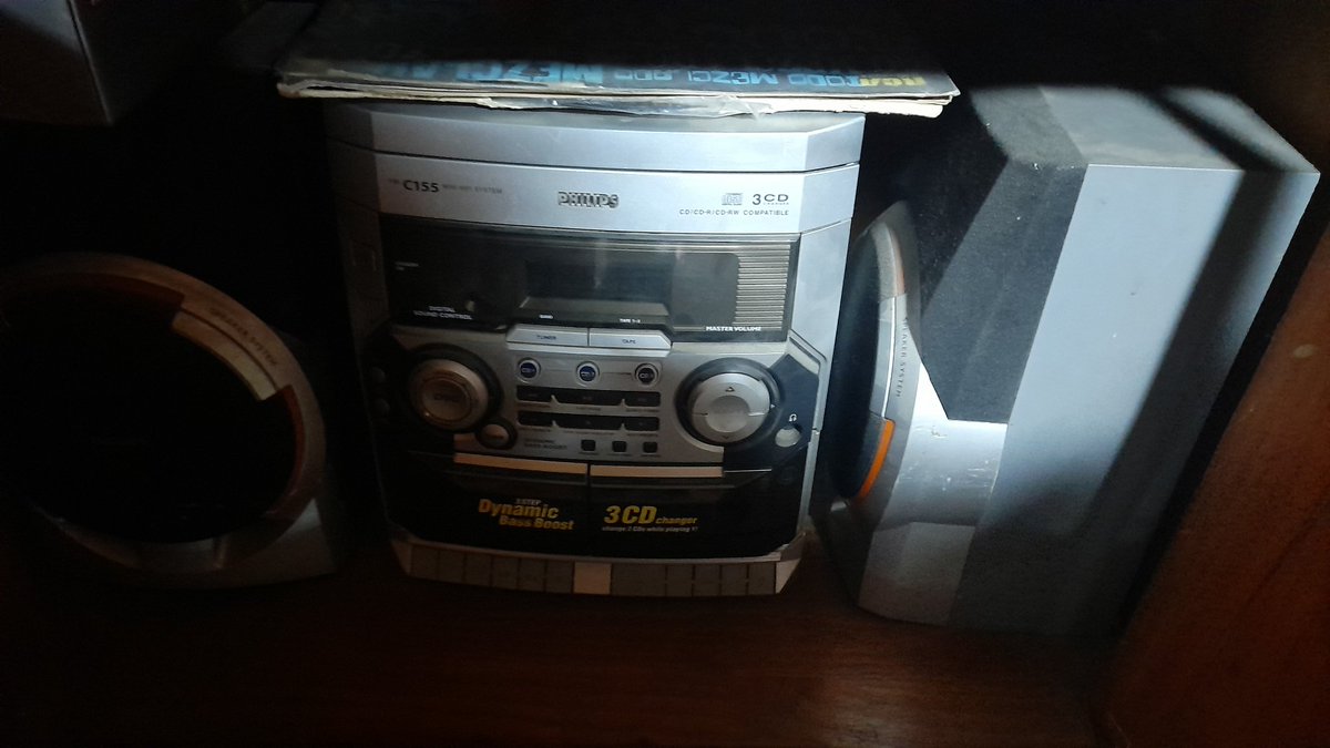 hagane_no_hell's tweet photo. Yo fui el ganador del primer album de mekano xD...los premios eran un celular smartcom y un equipo de musica y se suponia que iba a estar un dia en el programa en marzo  en 2003 , fue el año que explotó Rojo y nunca nos llamaron xDDD #Mekano10Años https://t.co/g5hzCzpapz