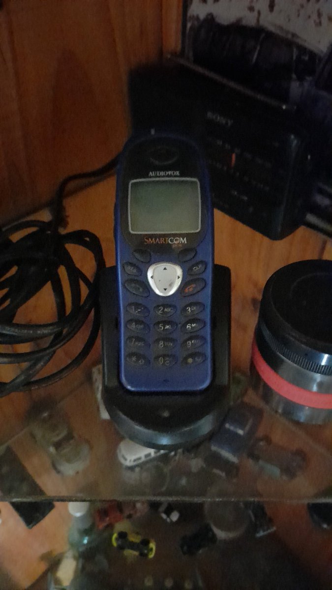 hagane_no_hell's tweet photo. Yo fui el ganador del primer album de mekano xD...los premios eran un celular smartcom y un equipo de musica y se suponia que iba a estar un dia en el programa en marzo  en 2003 , fue el año que explotó Rojo y nunca nos llamaron xDDD #Mekano10Años https://t.co/g5hzCzpapz