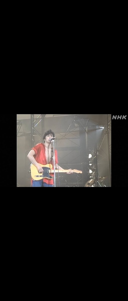 bari1173's tweet photo. 尾崎豊伝説のライブ見逃したがNHKオンデマンドで見れてよかった。高校生の時にバースツアー行けてよかった。代々木ラストライブのメッセージが一生歌い続けます。そう今でも卒業できない自分がいる。自由になれた気がした15の夜〜。
#尾崎豊　#15の夜　#伝説のライブ https://t.co/RgZjWdn7ql