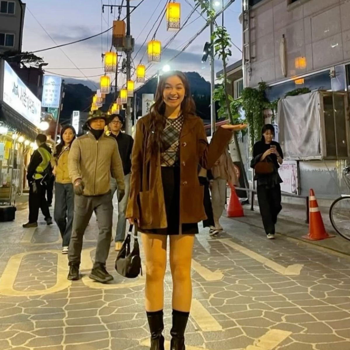sourclois's tweet photo. ⋆ 📹 ָ࣪   kitty song covey’s camera roll ⋆ ୨୧ ₊ﾟ

— a thread <3 https://t.co/vKAzhQiFAp