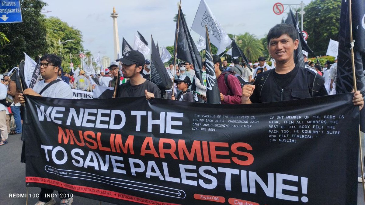 InaFbriant's tweet photo. We need the muslim armies to save palestine!

#AynalMuslimun #WeNeedKhilafah #SaveP4lest1ne https://t.co/ckPo9O5e6V