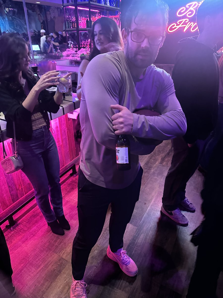 SethBonner_'s tweet photo. Any ball knowers? One of the more elite moves I’ve ever seen https://t.co/3c6GEJFbrn