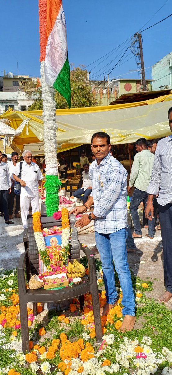 lksagave's tweet photo. Happy Republic day 
Flowers Market Hyderabad https://t.co/mTMrTBCiI9