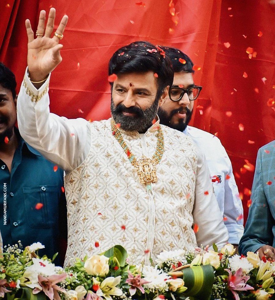 Awsdevops220031's tweet image. An Actor Who Can Do Any Role also did it on screen, one and only #NandamuriBalakrishna #PadmaBhushanNBK #padmaawards balakrishna #PadmaBhushanNandamuriBalaKrishna #AjithKumar #padmabhushanajithkumar ajith balayya #DaakuMaharaaj rayalaseema godavari vijaywada guntur amaravathi