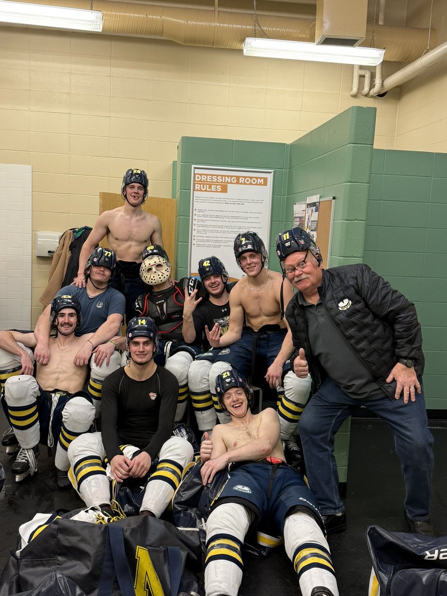 NAITMensHockey's tweet photo. We came, we conquered the sweep!🧹✅
*PS LESTER CALLED GAME…🦉*
Player of the game: Drae Gardiner #42 🤩
Killer of the game: Blake Astorino #90 😎
#LetsGoOoks #RoadWarriors #FearTheBlue #WeekendSweep https://t.co/VC8aAYKSm0