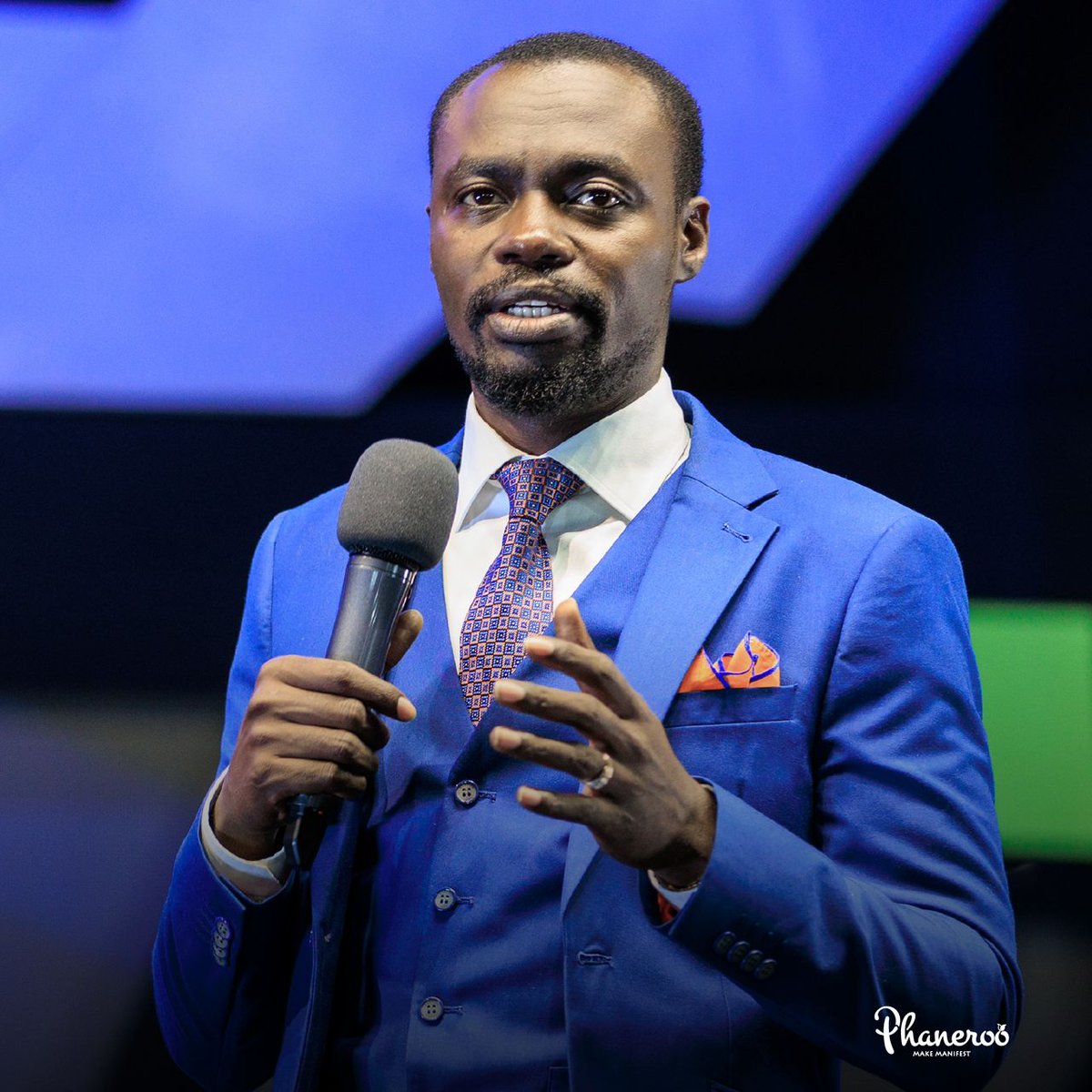 drobbyasap's tweet photo. 1 Corinthians 2:12 AMP
[12] Now we have received, not the spirit of the world, but the [Holy] Spirit who is from God, so that we may know and understand the [wonderful] things freely given to us by God. 

#PhanerooSundayService 
#phaneroo 
#MakeManifest https://t.co/69qxcy7ktd