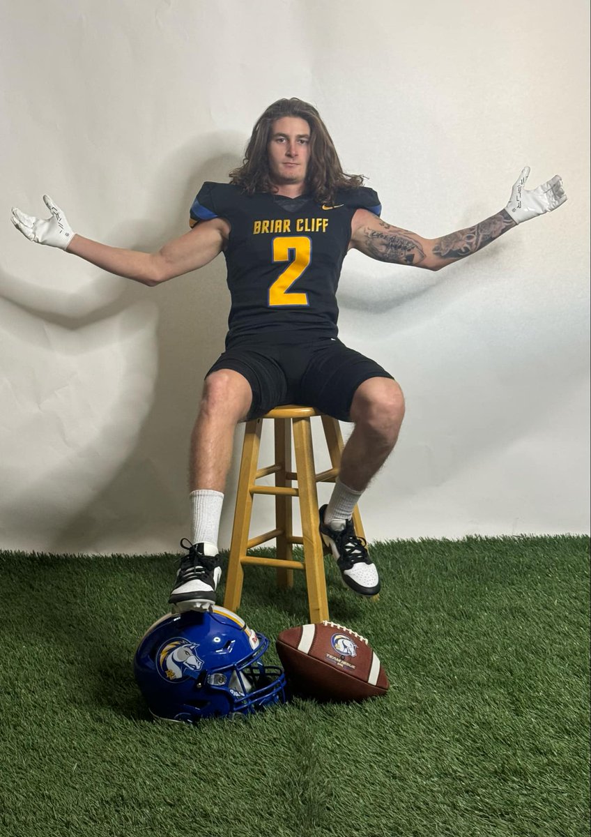 PrestonPitts24's tweet photo. Great time at Briar Cliff University in Sioux City, IA.  Very informative visit.  I'm happy to say I've received another offer to further my academic &amp; athletic career.  Thank you for everything! @BriarCliffFB @CoachLaDage @coach_crabbBCU https://t.co/3pmwGCWjjq