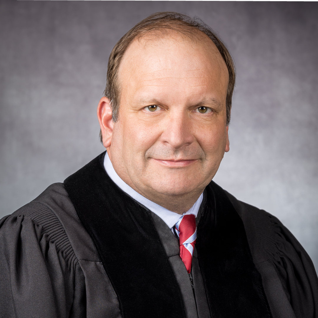 In his latest review article, Justice R. Patrick DeWine explains the proper methods for interpreting the Ohio Constitution. 
Read about it 👉 bit.ly/3Cfr8Hr