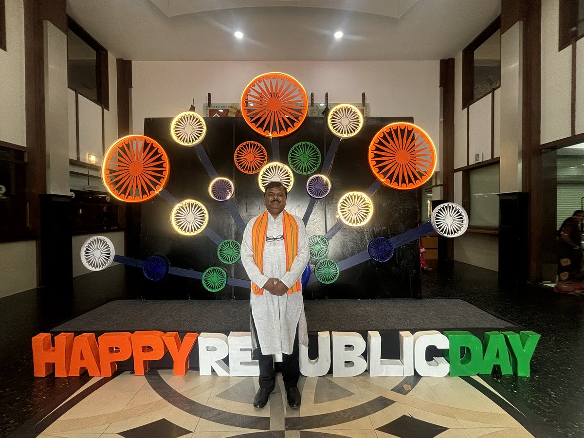 drhemantt's tweet photo. “On this Republic Day, let’s honor our nation’s spirit and the wisdom of Ayurveda. At Parul University’s Faculty of Ayurveda, we’re driving Ayurveda into mainstream medicine through research, outreach, and innovation. Together, let’s build a healthier India. Jai Hind! 🇮🇳 #Republc https://t.co/8Azex2suZW