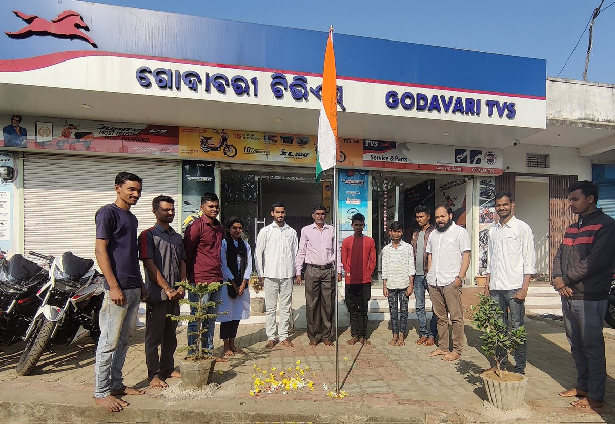 pandabarendra's tweet photo. WE CELEBRATE THE REPUBLIC DAY.
ARE U ?

Greetings to the all citizens of Bharat on the 76th #RepublicDay 
#harghartiranga
@tvsmotorcompany @TVSApacheSeries https://t.co/3XAxW1JITW