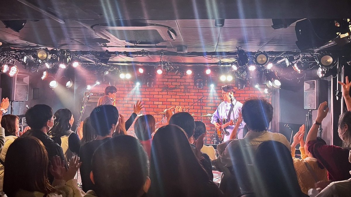 ご来場の皆様ありがとうございました🎶
7年ぶりのライブ最高でした🤩
次回は、夏☀️またお会いしましょう🎸🎸🎸

セットリスト
1. 軽気球
2. 衝動
3. Thanks Giving
4. DOOM
5. Yours
6. 青星
7. 永遠の存在者
an. 君＝花