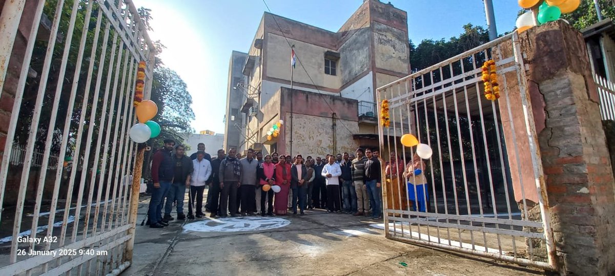 spsinghupw's tweet photo. 76th Republic day celebration in BSNL  Telephone Exchange Ghaziabad https://t.co/oaove9Xvj2