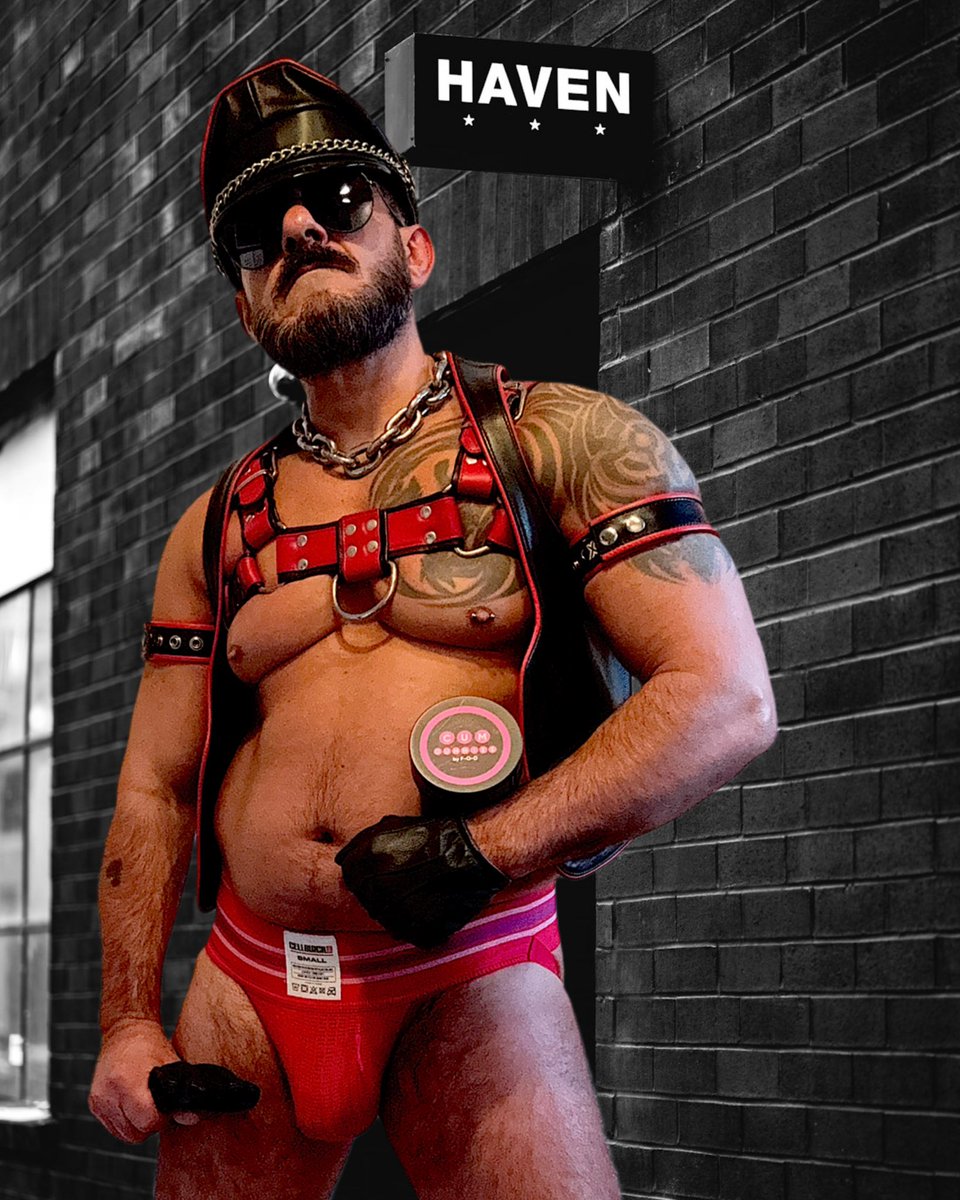 Come  to taste my 💦#gayleatherfetish #gayleather #gayleathermen #gayleatherman #leathermen #leather #leatherfetish #gear#gayfetish #leatherman #gay #leathergay #instagay #leatherpants #leathermaster #leathergloves #gayleatherboots #gayleathermaster #gayleatherdaddy #tomoffinland