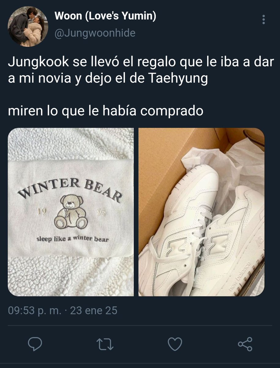 Jexnmoon's tweet photo. #Aukooktae | Wrong Gift 🫦

Los empleados de Jeon sugirieron un intercambio de regalo para san valentin y a Jk le toca regalarle a Th, su empleado, pero en el proceso se confunde de regalo y le termina dando un juguete sexual.  
#kookvau #kooktaeau https://t.co/zlj96N4akQ