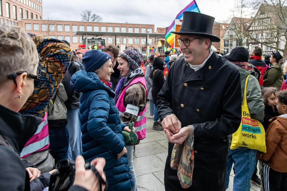 Der amtierende Oberbürgermeister Jürgen Herzing (SPD) gestern in Aschaffenburg (in Karnevalslaune).