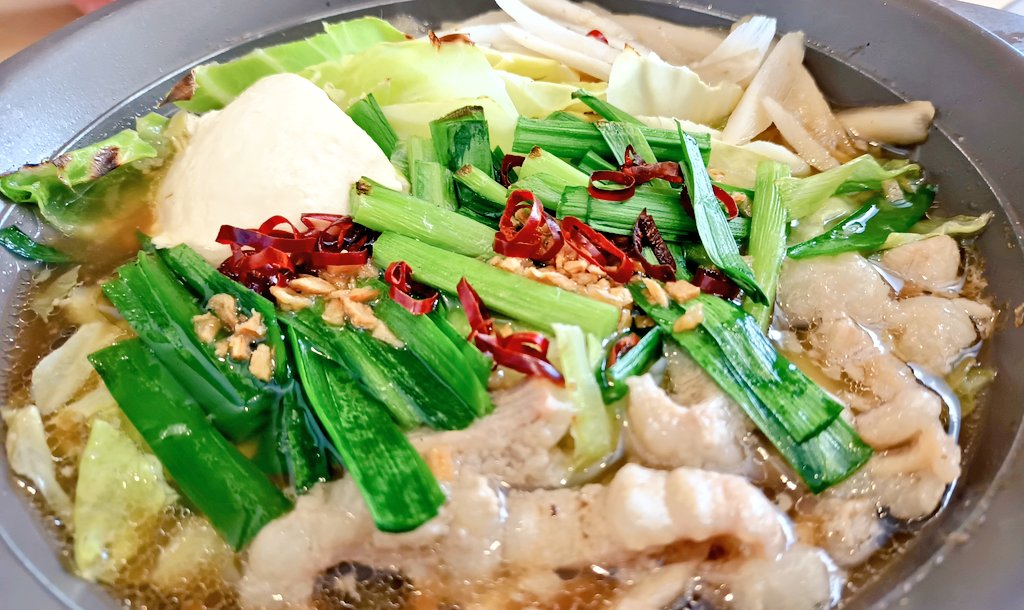 Springdolphin12's tweet image. もつ鍋のフェアがあると知って久しぶりにガストへ✨
普通はちゃんぽん麺か雑炊なのだけど食いしんぼのあきらくんが一緒なので両方いただきました😆美味しかった🤤これなら１人でももつ鍋が気楽に食べられるのも良いかも👌