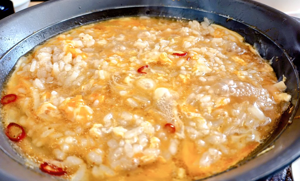 Springdolphin12's tweet image. もつ鍋のフェアがあると知って久しぶりにガストへ✨
普通はちゃんぽん麺か雑炊なのだけど食いしんぼのあきらくんが一緒なので両方いただきました😆美味しかった🤤これなら１人でももつ鍋が気楽に食べられるのも良いかも👌