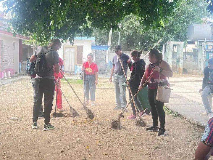 DtoraDpsGranma's tweet photo. Cómo parte del ejercito Estratégico Bastión 2024 la #DPSGranma  #SinPerderUnMinuto también realizó cambio de labor,  en el Hospital Pediátrico "General Milanés" de Bayamo.
#ConLaFuerzaDeLaUnidad 
#LaPremisaEsHacer 
#UnidosXCuba https://t.co/iyQsgZaRUc