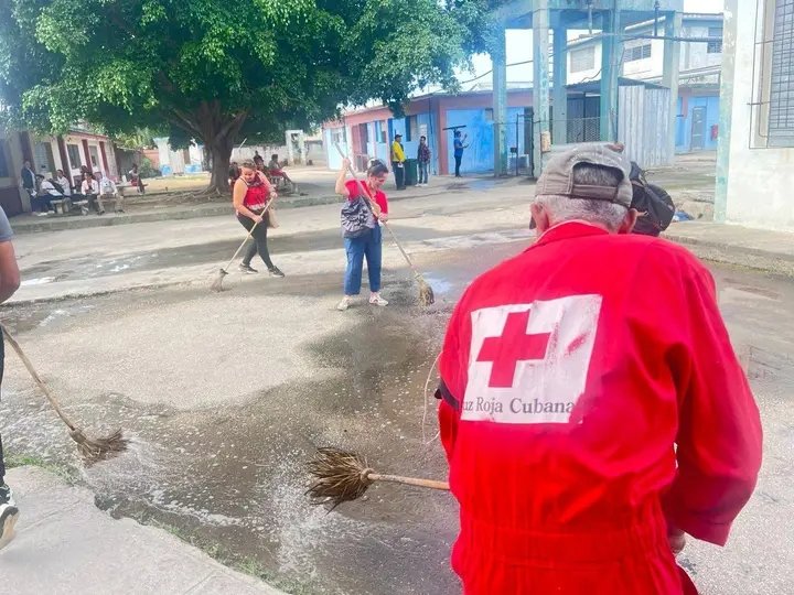 DtoraDpsGranma's tweet photo. Cómo parte del ejercito Estratégico Bastión 2024 la #DPSGranma  #SinPerderUnMinuto también realizó cambio de labor,  en el Hospital Pediátrico "General Milanés" de Bayamo.
#ConLaFuerzaDeLaUnidad 
#LaPremisaEsHacer 
#UnidosXCuba https://t.co/iyQsgZaRUc