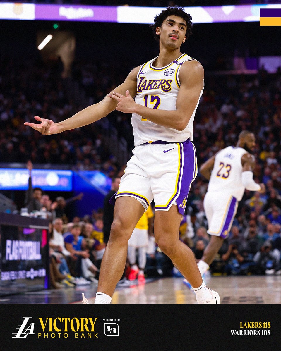 Lakers's tweet photo. Got it done

@FifthThird | Victory Photo Bank https://t.co/3xcLgpcXT6
