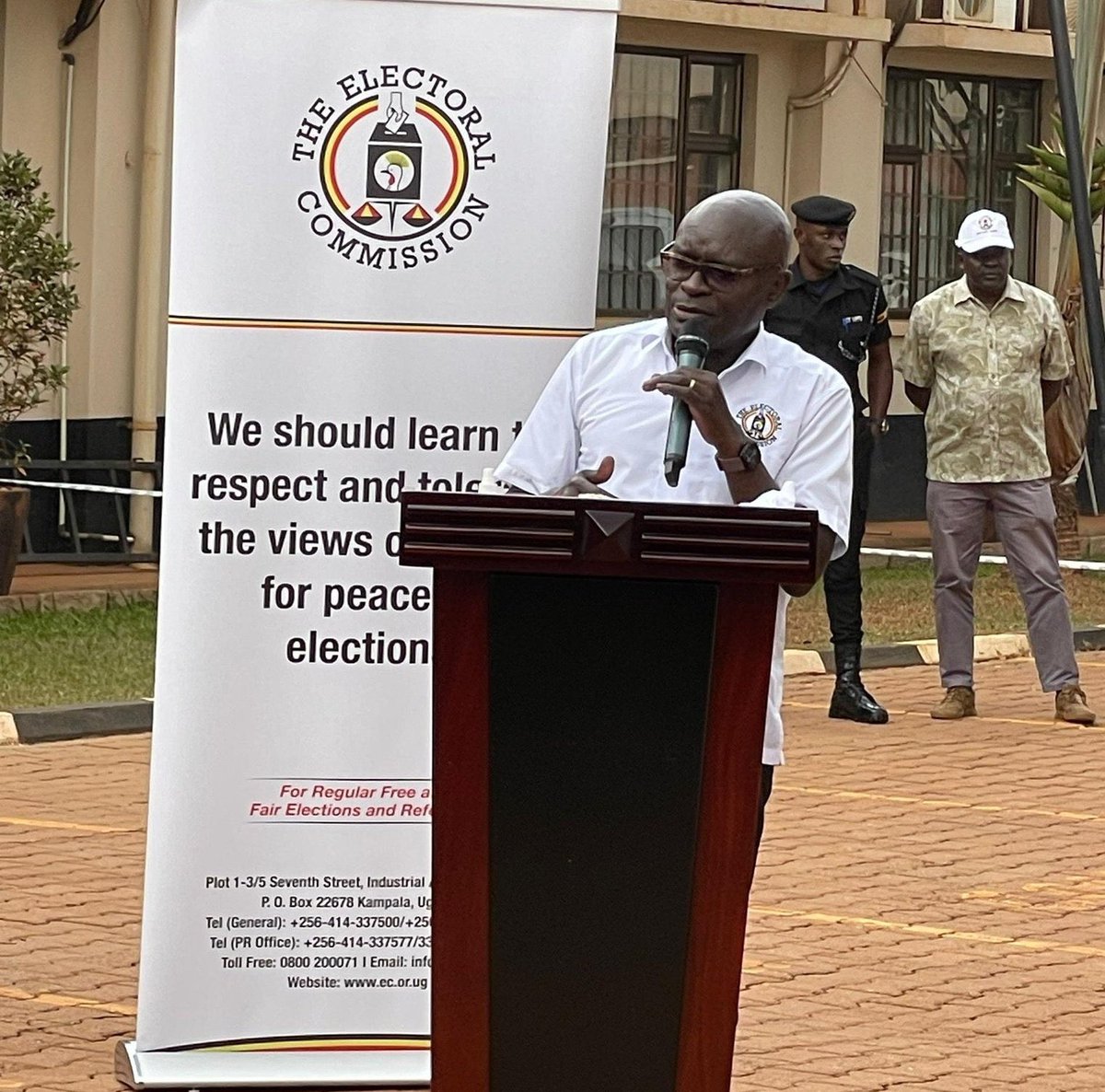 NabaasaWyclif1's tweet photo. The Electoral Commission has engaged the leadership of @PoliceUg and the sister security agencies to facilitate the new applicants with such letters to complete their applications.
#VoterUpdateUG 
#ECRoadMap 
#RigesterTovote https://t.co/N508GoEiEK