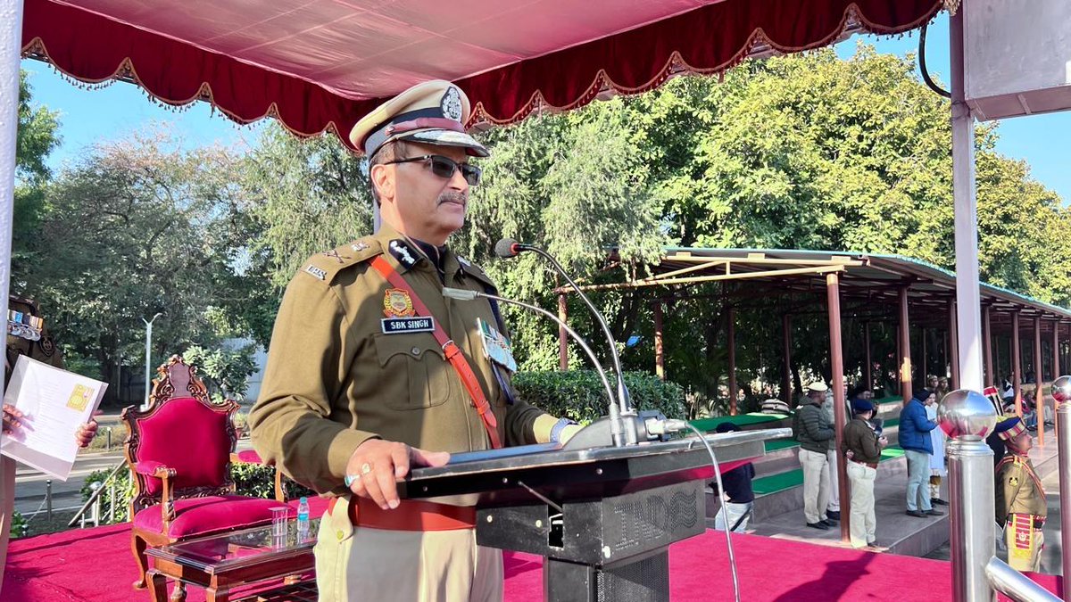 On the occasion of 76th Republic Day Sh. S.B.K. Singh, I.P.S., D G Home Guards unfurled national flag with  the Traditional Parade and in his address paid tribute to freedom fighters and extended his greetings to all Home Guards and their family