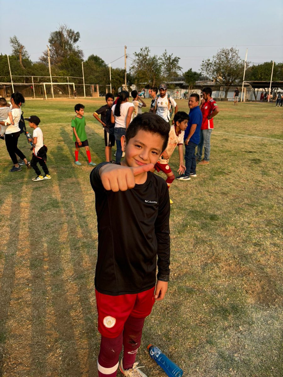 hoy mi bebé pasó a la final metiendo el gol ganador, y si, si lloré muchísimo a medio partido de la emoción 🤣🤣🤣pero omg soy la más orgullosa de mi bebé que no puedo ni explicar el amooooor ❤️❤️
