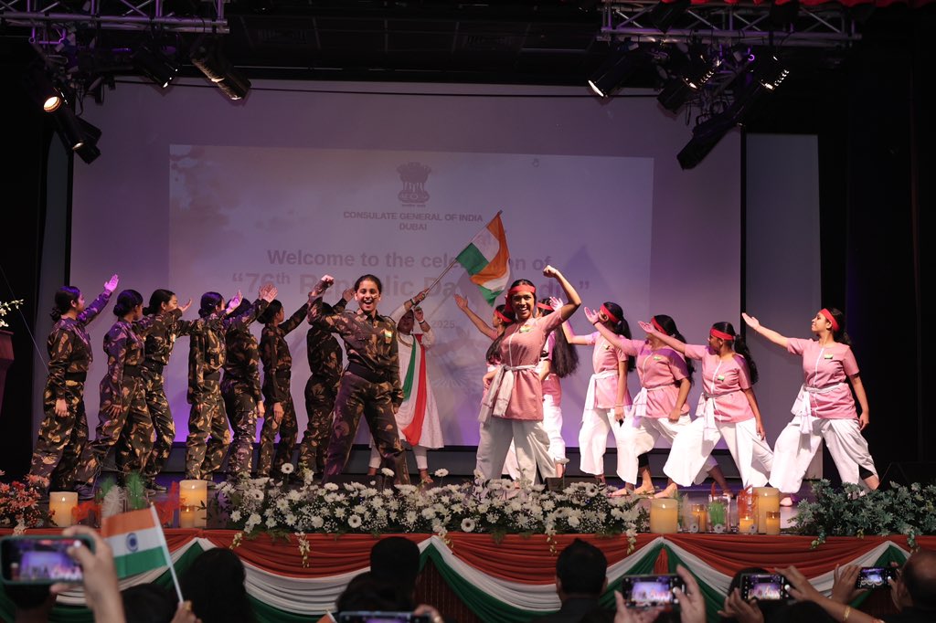 cgidubai's tweet photo. Consul General Shri Satish Sivan unfurled #Tricolor on the occasion of 76th Republic Day of India.The vibrant🇮🇳community, filled with the spirit of fervor &amp; pride, joined him in singing the National Anthem, followed by the Consul General's presidential address &amp; cultural program. https://t.co/FQ4PebmpZC