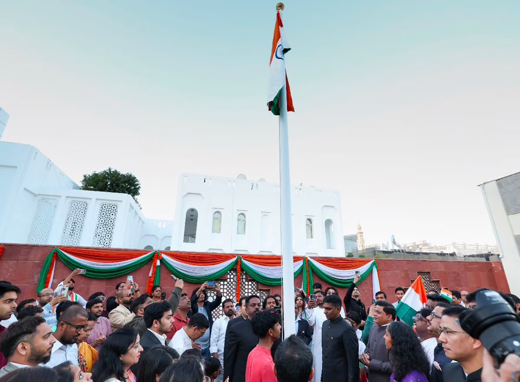 cgidubai's tweet photo. Consul General Shri Satish Sivan unfurled #Tricolor on the occasion of 76th Republic Day of India.The vibrant🇮🇳community, filled with the spirit of fervor &amp; pride, joined him in singing the National Anthem, followed by the Consul General's presidential address &amp; cultural program. https://t.co/FQ4PebmpZC