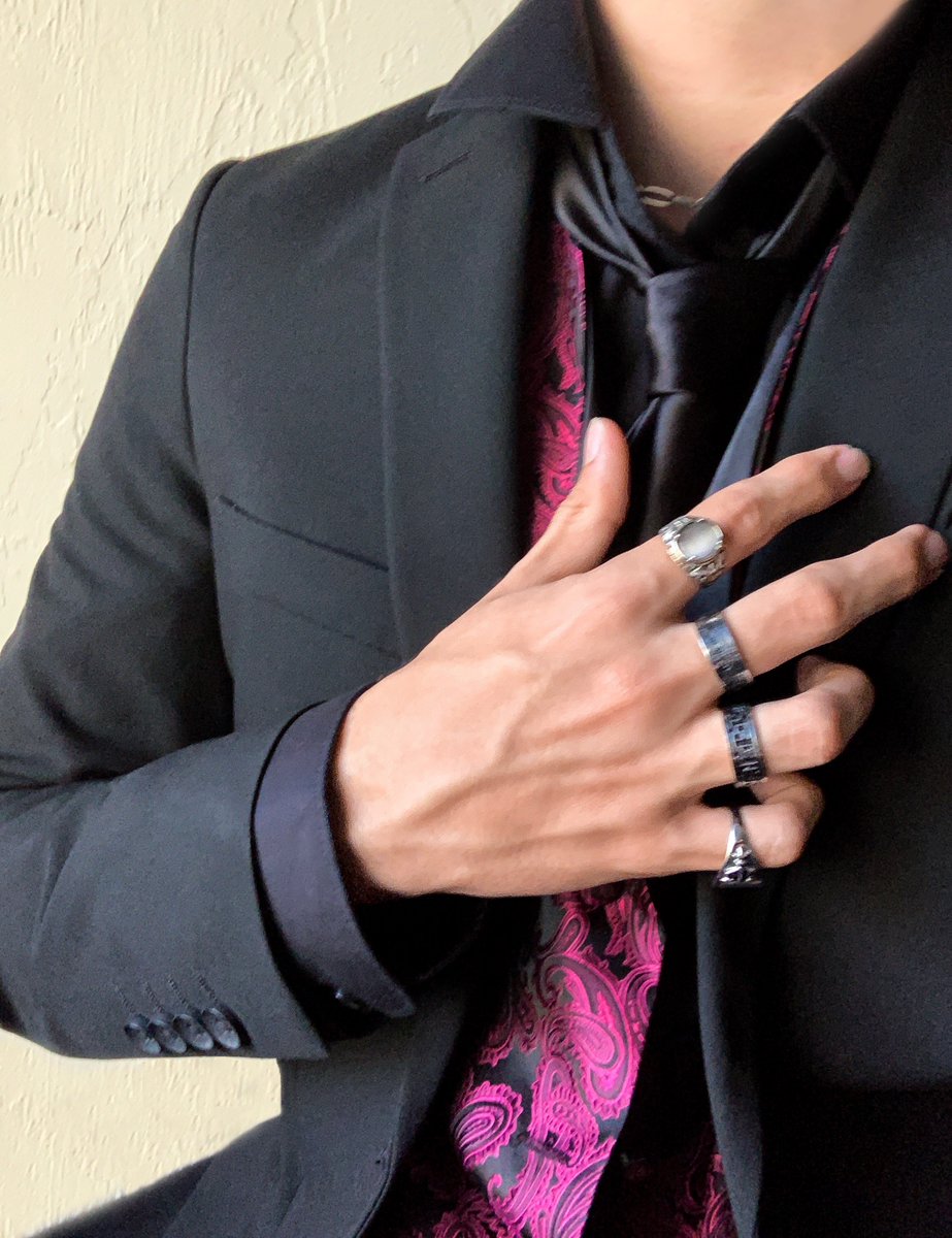 yourcatbf's tweet image. vamp irl