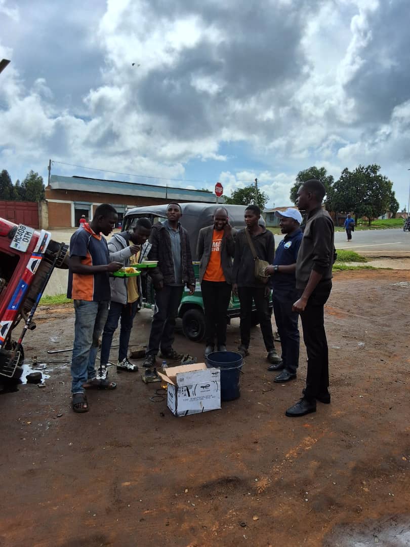 NathanMasaba's tweet photo. Nimeungana na team ya Maafisa Watendaji wezangu wa Halmashaur ya Sumbawanga Mkoa wa Rukwa.
 Kufanya hamasa kwa Wananchi kujitokeza kujiandikisha katika Daftari la Kudumu la mpiga kura kuelekea Uchaguzi Mkuu wa 2025.
    #Trust_the_Process.
 #Sumbawanga.🇹🇿 https://t.co/01O6J6DZ05