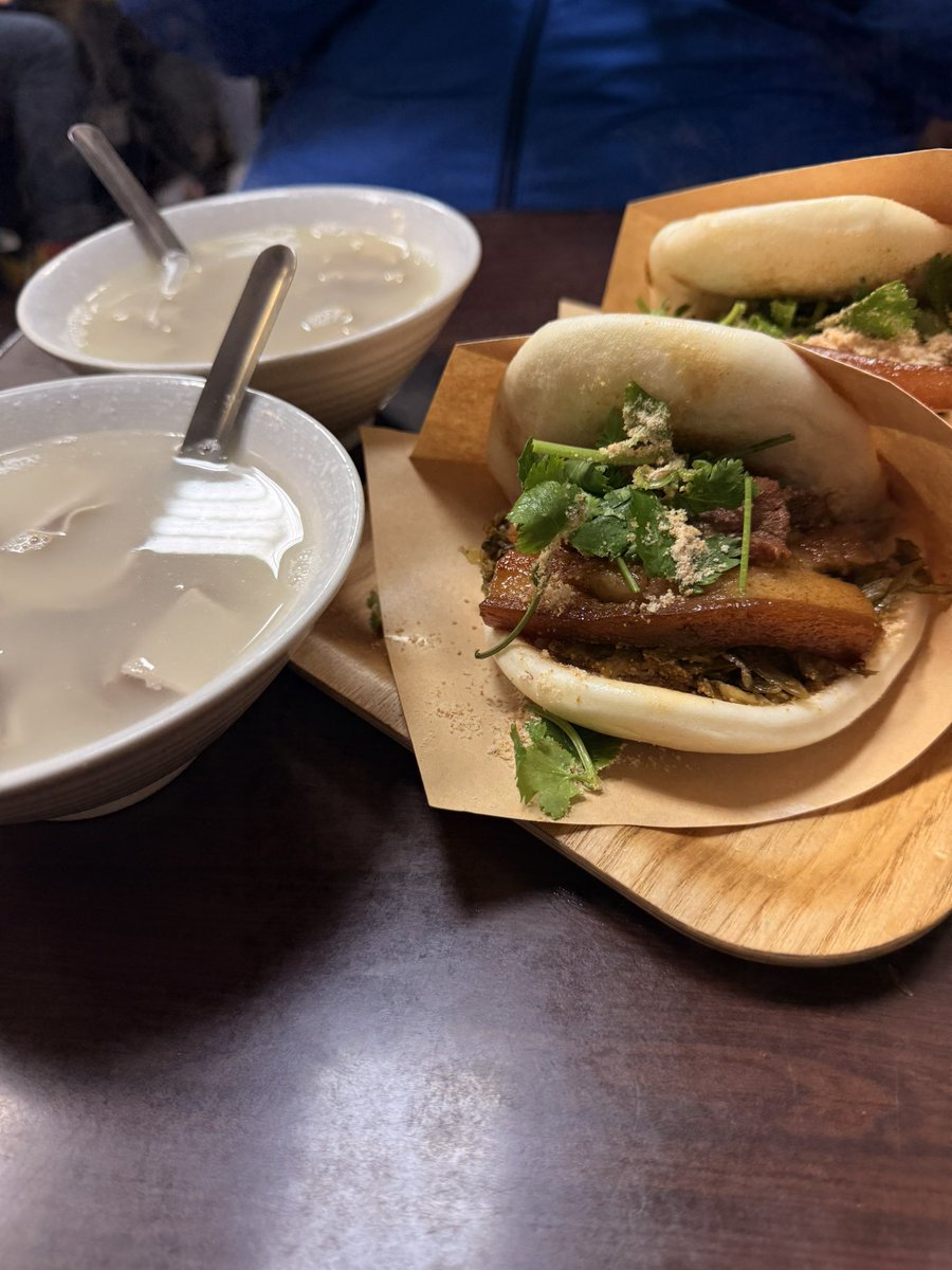 lovebearchow's tweet photo. 台湾風のパワバーガー
台湾語の発音はグワパオです https://t.co/dVeaVC1ehk