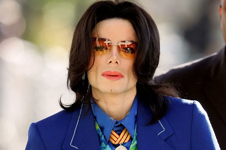 fei_rock's tweet image. 💥 Una fuente cercana a la producción le dijo a PEOPLE el 24 de enero:
"La película biográfica de Michael Jackson no está sumida en un caos total. Los titulares provocadores sobre la suspensión de la película simplemente no son ciertos. La película sigue adelante y se realizarán…