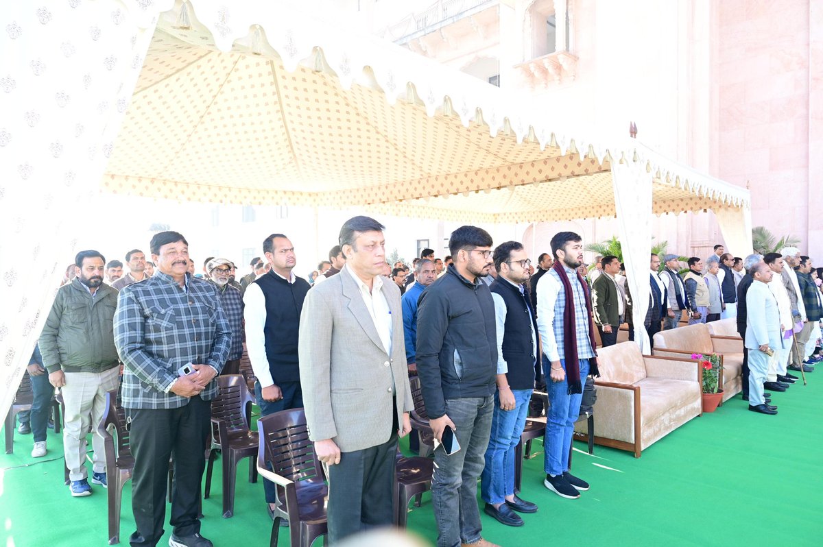 UjjvalJainBjp's tweet photo. तेरा वैभव अमर रहे माँ, हम दिन चार रहे ना रहे....

#RepublicDay2025 #ApneDevnani #RajAssemblySpesker

@VasudevDevnani https://t.co/FnPZVN8fZJ