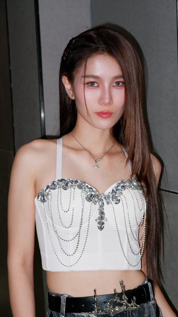AndaAnunta's tweet photo. พึ่งได้มาลงรูป
นึกถึงตอนนั้นก็ยังตื่นเต้นเหมือนวันนั้น อยากไปอีกจังงงง อยากไปเจอทุกคนอีกจังค้าบบบบบ
🎤🎤🎤

ANDA PRECIOUS SMILE 26
#andaanunta 
#ท้องฟ้าของอันดา https://t.co/iWjJFWWgKE
