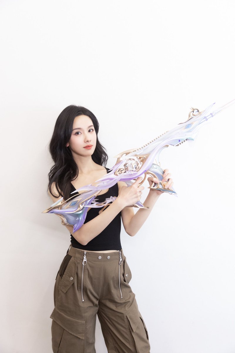 #ChenDuling’s studio shares behind the scenes snaps