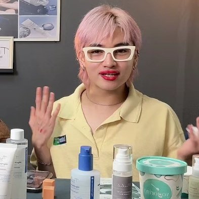 grabe naman ang paglagay mo ng lipstick bestie 😂 <a href="/JaoPaoJaoPao/">Jaowie Wowie</a>