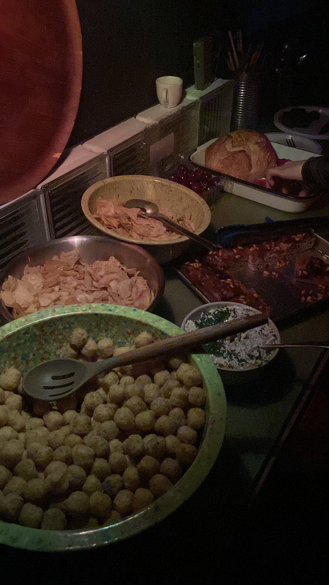 Noelithicus's tweet image. At the DIY shake ass