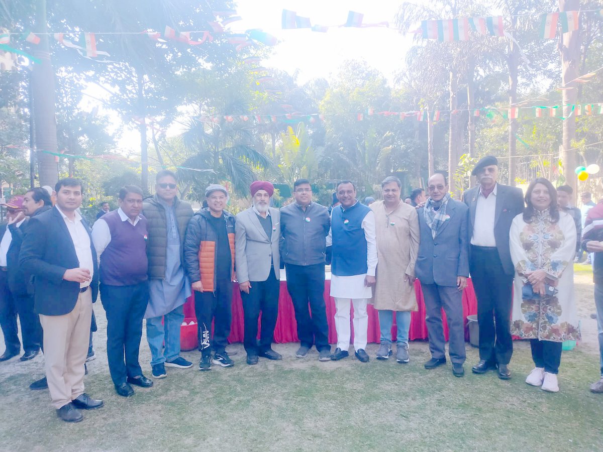 Leelusarpanch's tweet photo. गणतंत्र दिवस के इस पावन अवसर पर, Belvedere Park, DLF Phase-III, गुरुग्राम में क्षेत्र के गणमान्य लोगों के साथ झंडा फहराया गया। यह दिन देशभक्ति और एकता की भावना को उजागर करता है। सभी ने मिलकर हमारे राष्ट्र की स्वतंत्रता और गौरव को सम्मानित किया https://t.co/FEyQC9Nbo8