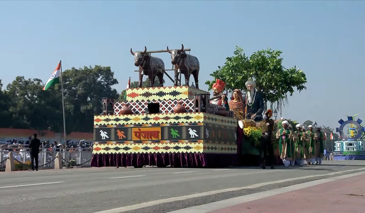 ThePerilousGirl's tweet photo. Tableau of Punjab🇮🇳

#RepublicDay2025 #RepublicDayIndia https://t.co/vnG0dSWNO3