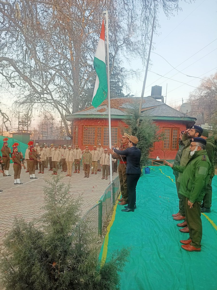 forest_sindh's tweet photo. On the auspicious occasion of the 76th Republic Day, 2025 the Divisional Forest Officer (DFO), Mr. Iqbal Rasool Dar, IFS, proudly unfurled the National Flag with great honour. https://t.co/n8C1CRVphO