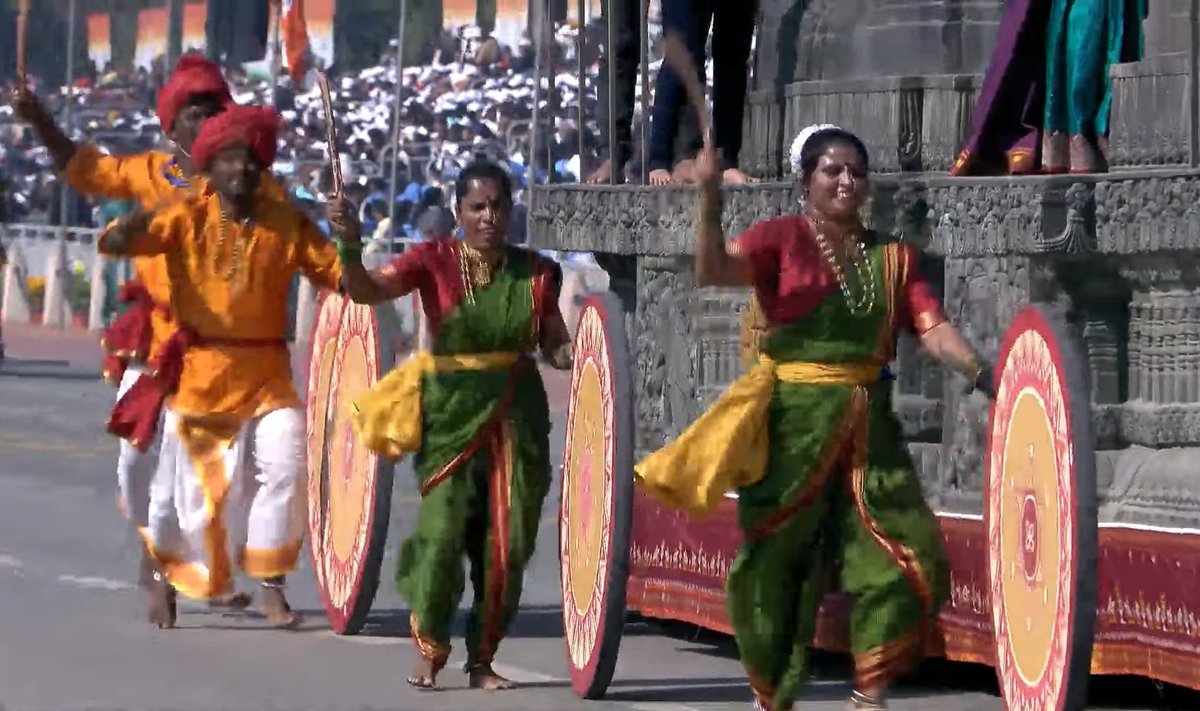 ThePerilousGirl's tweet photo. Tableau of Karnataka 🇮🇳

#RepublicDay2025 #RepublicDayIndia https://t.co/MAypYBmMOk