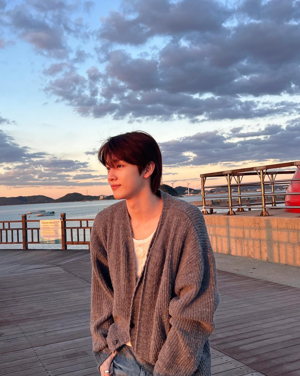 tellmewhatul1ke's tweet image. 휴가때 이런사진까득가져오는 숑떤남자잇음