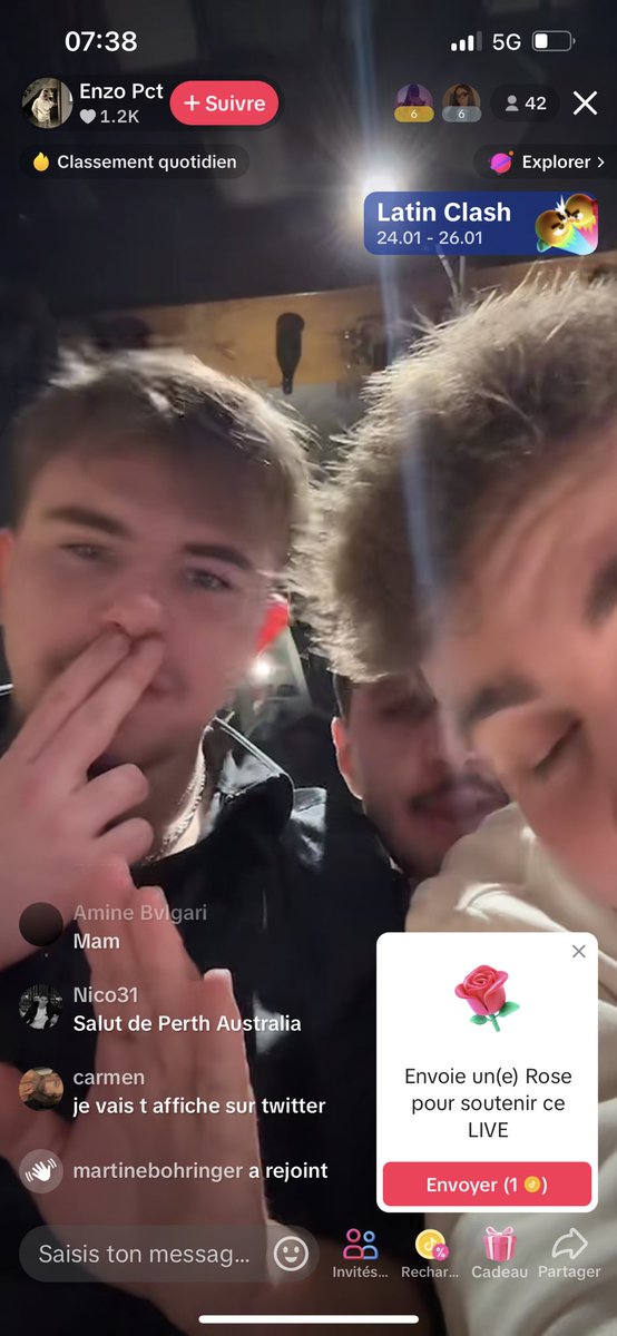 des gros salut nazi en live sur tik tok je vais ruiner leur vies