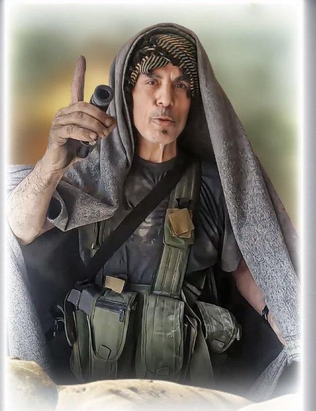 قایُد دې ته وایې چې په هر میدان ښکاره را څرګند شي،