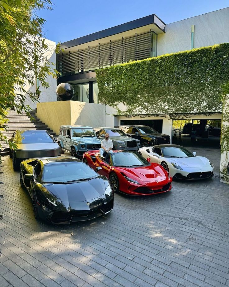Auto_Porn's tweet photo. reasons to get rich: https://t.co/mX9rY0tCik
