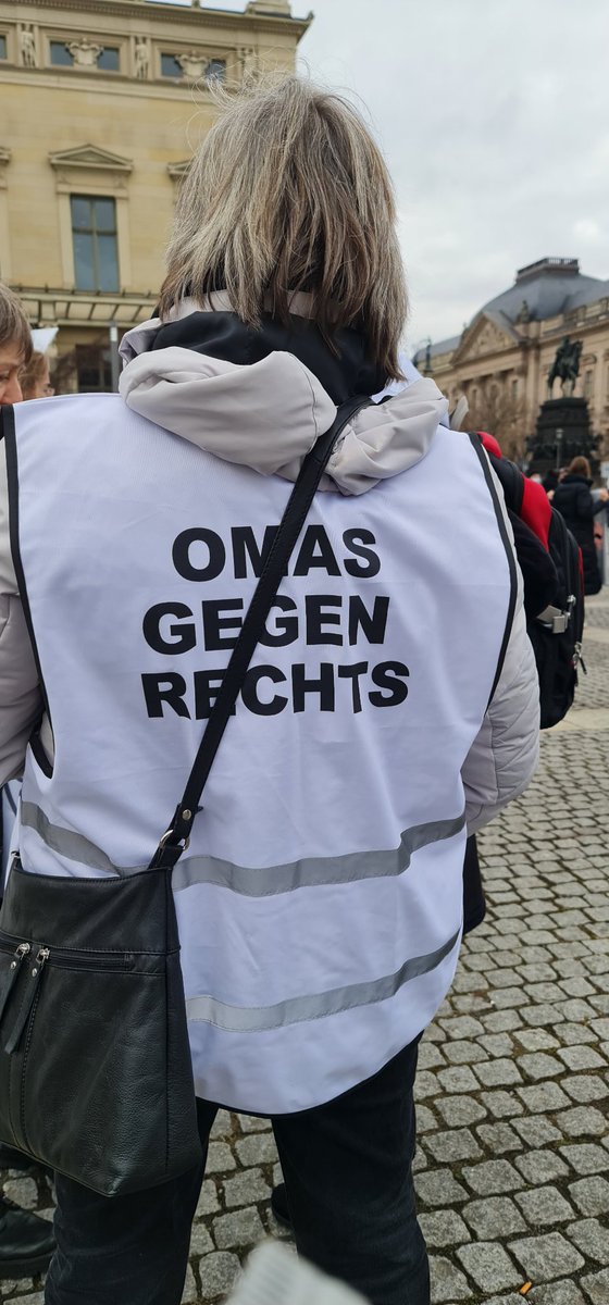 Pankowia's tweet photo. #2601 #Bebelplatz Kein Platz für antisemitische Hetze. Kommt vorbei. #Antifa https://t.co/eUogGzcPqB